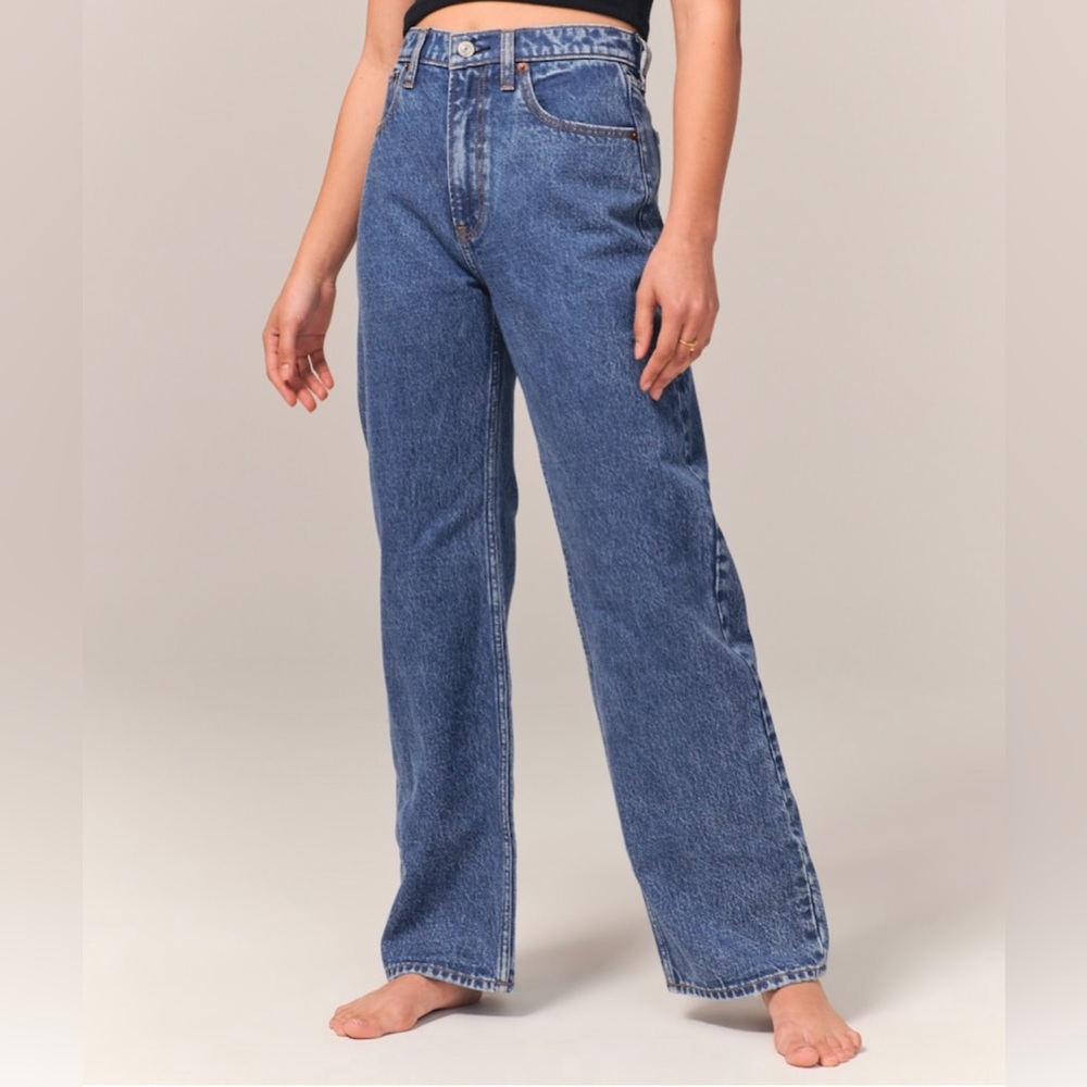 Abercrombie & Finch - Almost Rigid High Rise Loose Jeans